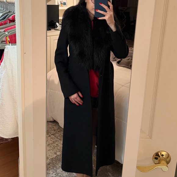 Zara Wool Coat with Removable Faux Fur Lapel and Belt - Picture 2 of 5